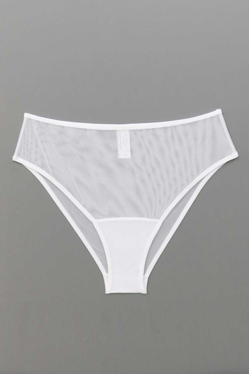 Kendi Brief in White - MARY YOUNG